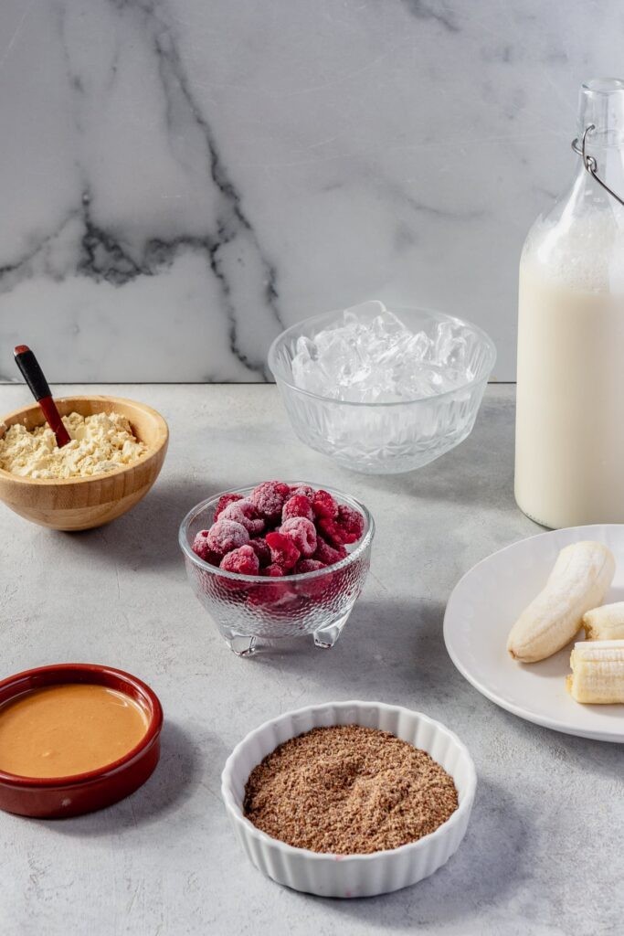 Fıstık Ezmesi ve Ahududu Smoothie: Lezzet ve Enerji Dolu Bir Başlangıç!